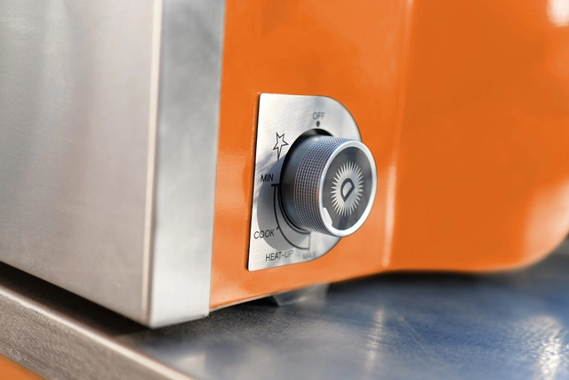 Delivita Flow Dual-Fuel Pizza Oven Orange Blaze 