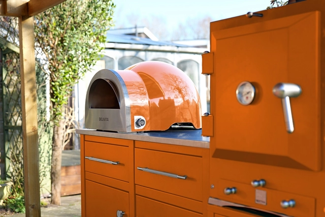Delivita Flow Dual-Fuel Pizza Oven Orange Blaze 