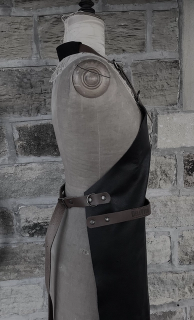 Delivita Leather Apron Brown 
