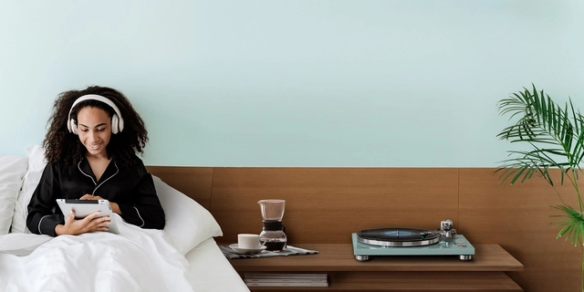 TEAC TN-400BT-X Bluetooth Turntable Turquoise 